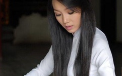 两领导在车上吃我的奶